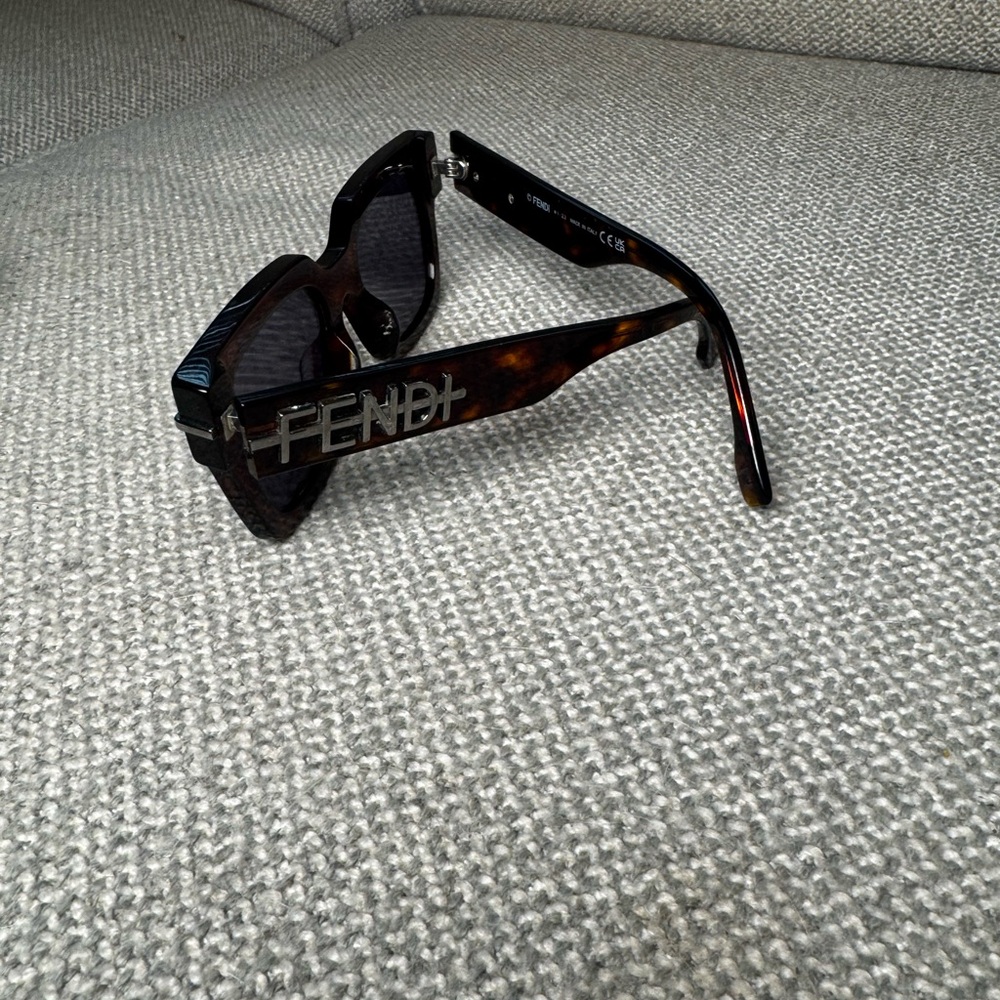 Fendi Fendigraphy tortoise frame - Picture 4 of 6